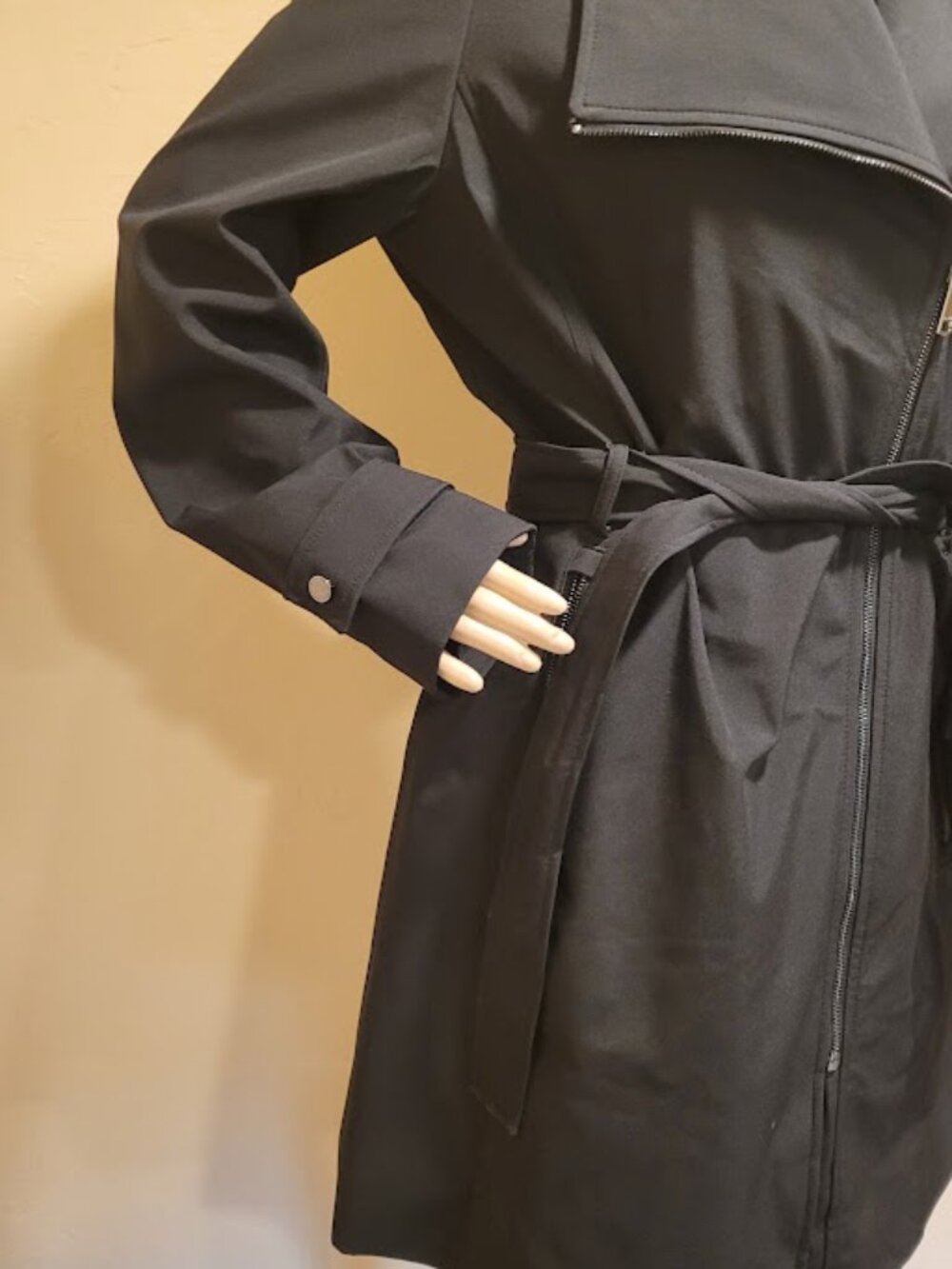 NWT Halston belted black double zipper trench coat with nice detailing - Picture 5 of 7